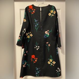 Vince Camuto Size 6 Dress